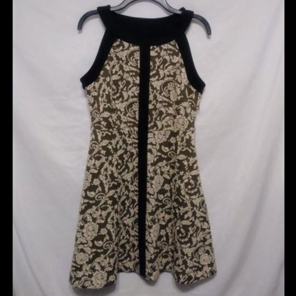 Lovely Flower Dress - Picture 5 of 6